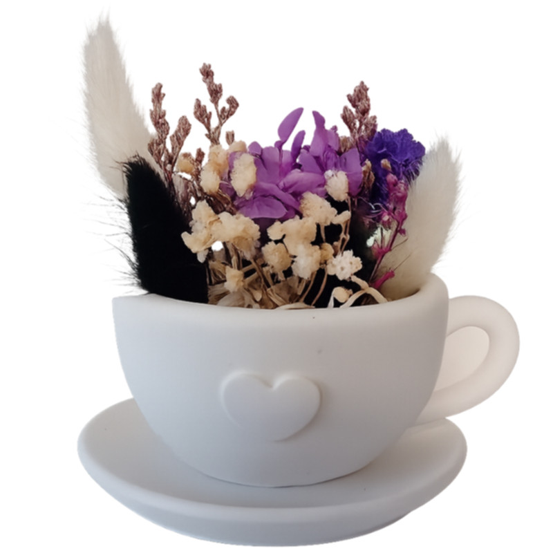 Deko Tasse Herz mit Untertasse dekoriert mit Trockenblumen handgefertigte Geschenkidee